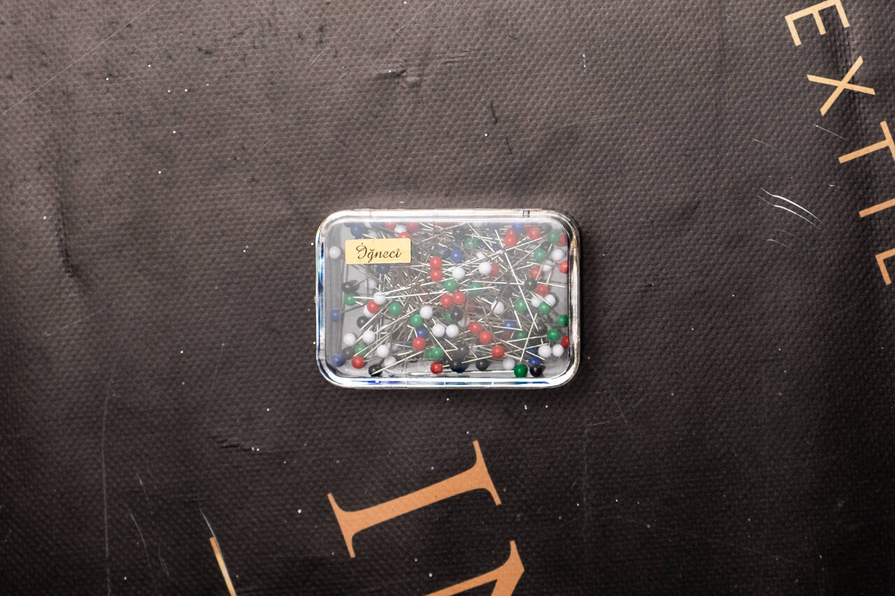 colorful sewing pins, 25 g pack 368917